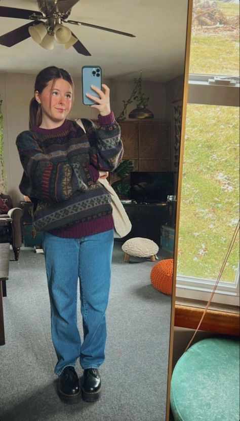 Dr Martens Sweater Outfit, Grandpa Vibes Outfit, Fall Sweaters Vintage, Cozy Grandpa Sweaters, Vintage Docs Outfit, Fall Outfit Aesthetic Grunge, Comfy Grandma Outfits, Vintage Oversized Sweater, Thrift Winter Outfits