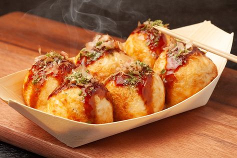 Takoyaki: The Soul Food of Osaka – SHOCKIN' JAPAN Takoyaki Photography, Takoyaki Aesthetic, Japanese Takoyaki, Zodiac Food, Half Boiled Egg, Yummy Asian Food, Video Game Food, Octopus Balls, Shimane