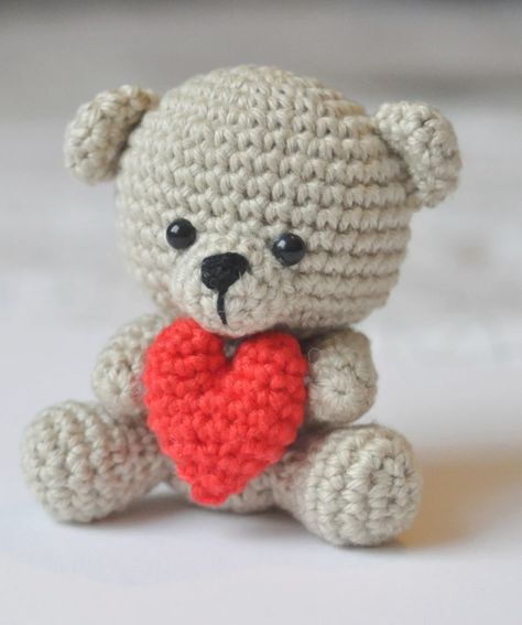 39 Easiest Crochet Teddy Bear Patterns You Can Make! Teddy Bear Patterns, Amigurumi Teddy Bear, Bear Patterns, Crochet Teddy Bear, Crochet Teddy, Free Crochet Patterns, Crochet Amigurumi, Free Crochet, Step By Step