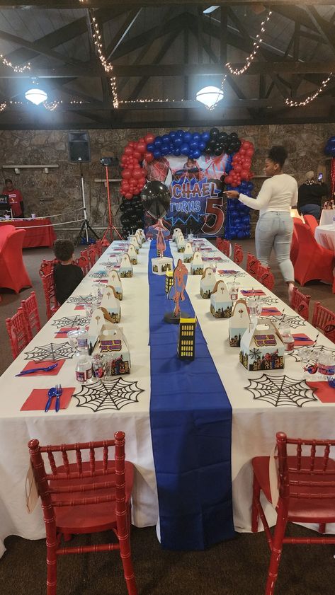 Spider Man Themed Birthday Party Ideas, Spider Man Sweet 16, Spiderman Party Table Decor, Spider-man Themed Sweet 16, Spider Man Table Center Piece, Spider Man Birthday Party Ideas Outdoor, Spider Man Birthday Table Decorations, Spiderman Birthday Table Decor, Spider Man Candy Table