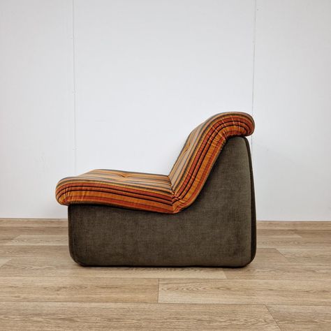 Mid-Century Modern Lounge Chair, 1960s, in Flawless conditions.  Designed 1960 to 1969 Danish Furniture Mid Century, Mcm Accent Chair, Mid Century Modern Reading Nook, Mcm Armchair, Comfortable Chairs For Living Room, Chair In Bedroom, 70s Lounge, Mid Century Industrial, Midcentury Furniture