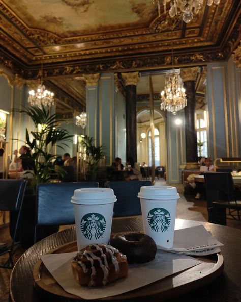 #paris #coffee #starbucks Old Money Coffee Aesthetic, Paris Coffee Aesthetic, Starbucks Paris France, Starbucks Cafe Aesthetic, Starbucks In Paris, Paris Cafe Aesthetic, Paris Starbucks, Paris Places To Visit, Paris Locations