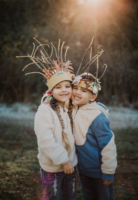 Nature Crown, Diy Nature, Fairy Tea Parties, Forest Party, Nature Projects, Hawaii Art, Crown For Kids, Nature School, Art Projects For Kids