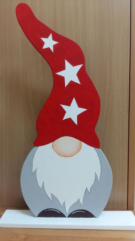 Wooden Gnome Patterns, Gnomes Crafts Wood, Wooden Gnomes, Tre Kunst, Outside Christmas Decorations, Wooden Christmas Crafts, Christmas Signs Wood, Christmas Card Crafts, Christmas Wood Crafts