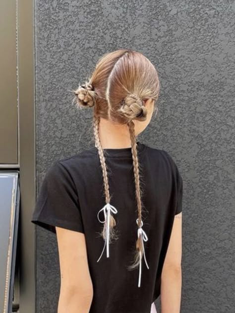 Cute Banana Clip Hairstyles, Artsy Hairstyle, Japanese Hair Styles, Hair Ribbons Hairstyles, Sweet Hairstyles, Easy Bun Hairstyles, Hair Arrange, Ribbon Hairstyle, Peinados Fáciles Para Cabello Corto