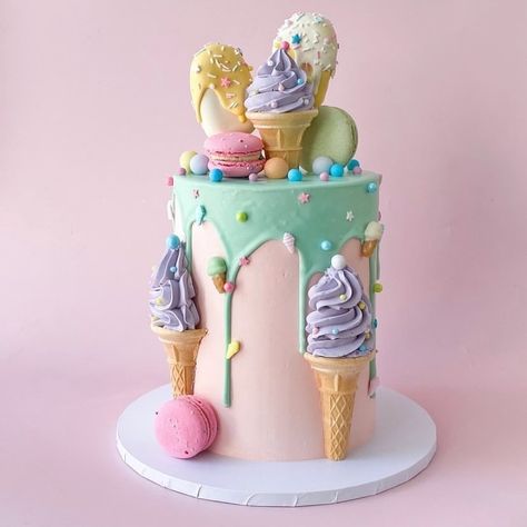 Ice Cream Theme Cake, Ice Cream Birthday Party Theme, Ice Cream Birthday Cake, Candy Birthday Cakes, Pastel Cakes, Ice Cream Birthday Party, 3rd Birthday Cakes, Ice Cream Theme, Sprinkle Cake