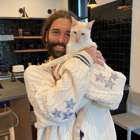 Jonathan Van Ness on Instagram: “Caturday in my @taylorswift cardigan 🏳️‍🌈” Jonathan Van Ness, Taylor Swift Music Videos, Taylor Songs, Taylor Swift New, 50th Anniversary Celebration, Big Curls, Taylor Swift Music, Jennifer Hudson, Taylor Swift Pictures