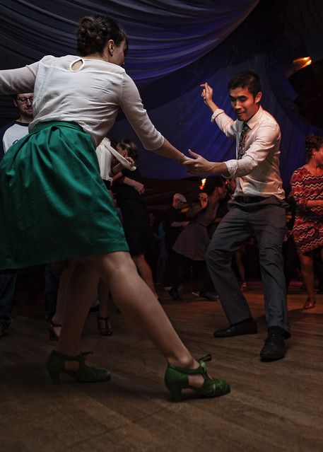 Lindy Hop at the Chalet du Lac in Paris | Eric Esquivel | Flickr Merengue Dance, Figure Anatomy, Movement Reference, Posture Drawing, Jitterbug Dance, Social Dancing, Shut Up And Dance, Social Dance, Lindy Hop