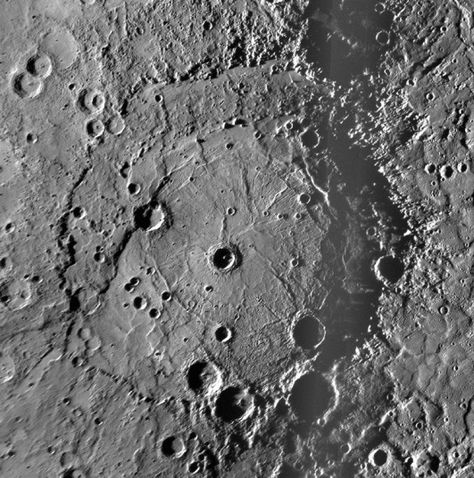 Mercury close up: The best pictures from Nasa's Messenger spacecraft mission - Telegraph Mercury Surface, Nasa Solar System, Mercury Planet, Hollow Earth, Impact Crater, Planets And Moons, Sistema Solar, Dark Matter, Our Solar System