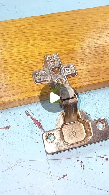 Simple Creative Life Hack on Instagram: "Helpful woodworking tip! How to fix a broken furniture hinge. DIY. Tools and tips.
#shorts #diy #tips #tricks #woodworking #furniture #hinges #howto #tipsandtools" Construction Hacks, Life Hacks For Home, Hacks For Home, Tv Hacks, Creative Life Hacks, Handy Man, Furniture Hinges, Shorts Diy, Home Simple