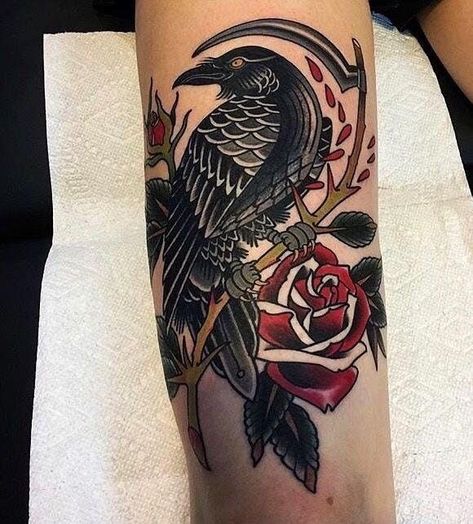 Rabe Tattoo, Crow Tattoo Design, Tato Tradisional, Roanoke Virginia, Crow Tattoo, Trash Polka Tattoo, Full Back Tattoos, Raven Tattoo, Red Tattoos