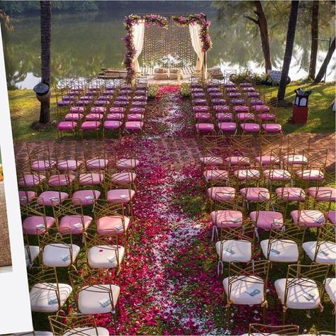 Outdoor Mandap Styles For Your Muhurutham That Are Perfect This Wedding Season Sundowner Wedding, Mandap Design, Spring Wedding Decorations, Desi Wedding Decor, Mandap Decor, Wedding Mandap, Outdoor Indian Wedding, Indian Wedding Planning, Wedding Set Up