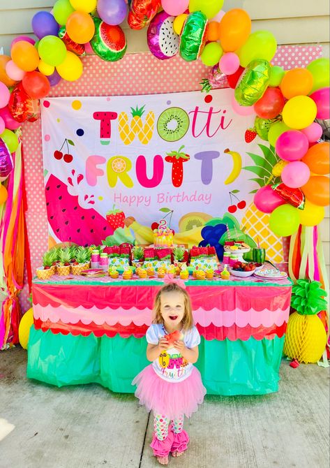 Twotti Fruity Photo Shoot, 2 Fruity Birthday, Two Tee Fruity Party, Fruit 2nd Birthday Party, Twotti Fruity Party Outfit, Two To Fruity Birthday, Two Ti Fruiti Party Ideas Diy, Twotii Fruitii Decorations, Two Ti Fruiti Birthday Party