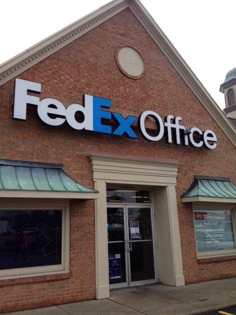 FedEx Office Channel letter sign located in Louisville, Ky. Fedex Office Picture, Fed Ex Package, Fedex Company, Fedex Package, Graduation Guest Outfit, Fridge Photos, California Wallpaper, Channel Letter Signs, Fedex Office