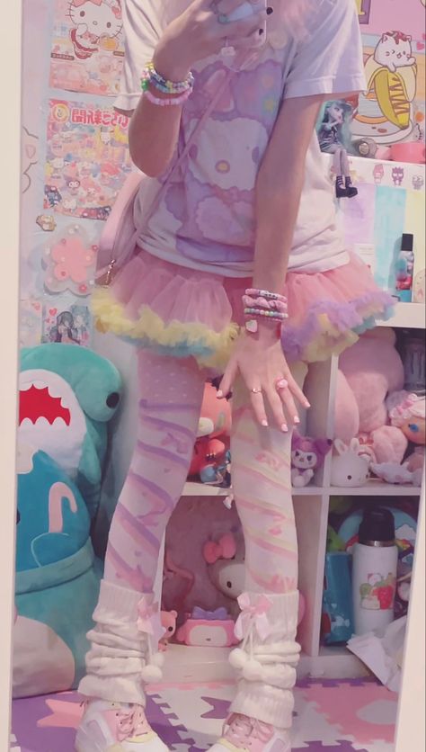 kawaiicore kawaiikei yumekawaii yumekawa sweet lolita kawaii gurokawaii gurokawa fairy kei decora kei harajuku jfashion pastel cluttercore mezzo piano mother garden sugarbunnies zombie gyaru cutecore puppy puppyboy puppycore Mezzo Piano Aesthetic, Pastel Decora Aesthetic, Dark Decora Fashion, Pastel Harajuku Fashion, Yumekawa Fashion, Pastel Decora Fashion, Kawaii Kei Outfit, Decora Outfits Aesthetic, Decora Aesthetic Outfits