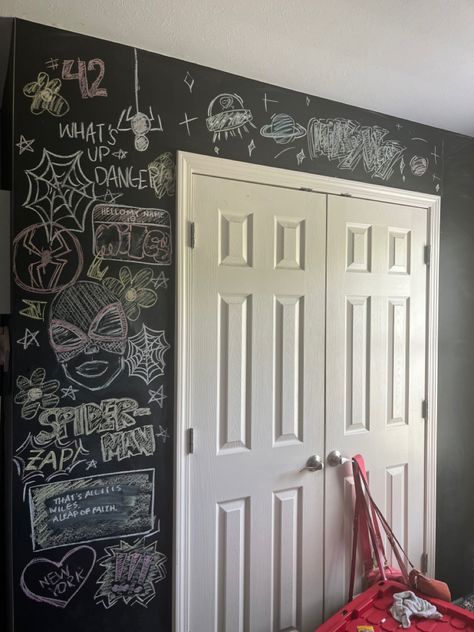 chalk wall ideas Chalk Paint Walls Ideas, Chalk Wall Ideas Bedroom, Chalk Wall Art Ideas, Chalk Wall Bedroom, Chalk Wall Ideas, Chalk Wall Art, Chalkboard Wall Bedroom, Chalk Writing, Highschool Outfits