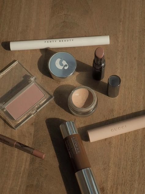 Beauty Essentials Aesthetic, Simple Makeup Products Aesthetic, Makeup Aesthetic Minimalist, Everyday Makeup Products Aesthetic, Minimalistic Makeup Collection, Minimal Makeup Products Aesthetic, Minimal Makeup Aesthetic, Natural Makeup Products Aesthetic, Makeup Product Aesthetic