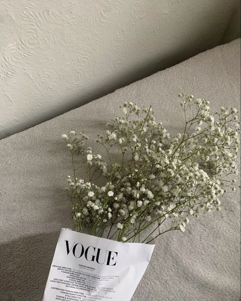 Instagram, instagram filler, filler picture, filler picture ideas, vogue, vogue aesthetic, pretty blooms, spring, spring instagram, spring instagram ideas Green Feed, Vogue Aesthetic, Vogue Spring, Photoshoot Spring, Instagram Filler, Filler Photos, Neutral Green, Spring Instagram, Magazine Photoshoot