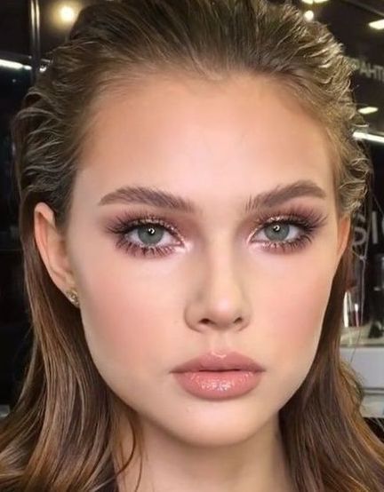 Stylish soft makeup look #beauty #makeup #skincare Burgundy Makeup Look, Black Makeup Looks, Lila Make-up, Soft Makeup Look, Rosa Make-up, Red Makeup Looks, Burgundy Makeup, Purple Makeup Looks, Vintage Makeup Looks