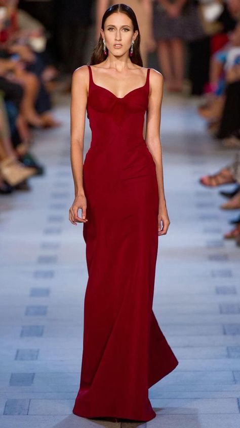 Runway Outfits, Prom Dress Inspiration, Neue Outfits, Grad Dresses, Vogue Russia, Zac Posen, Glam Dresses, Red Carpet Looks, Ball Dresses