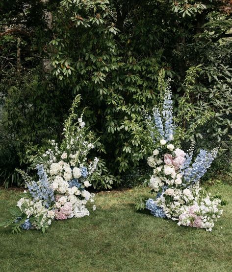 Wedding Alter Flowers, Simple Wedding Arch, Alter Flowers, Wedding Alter, Wedding Alters, Floral Arch Wedding, Scotland Wedding, Arch Wedding, Wedding Altars