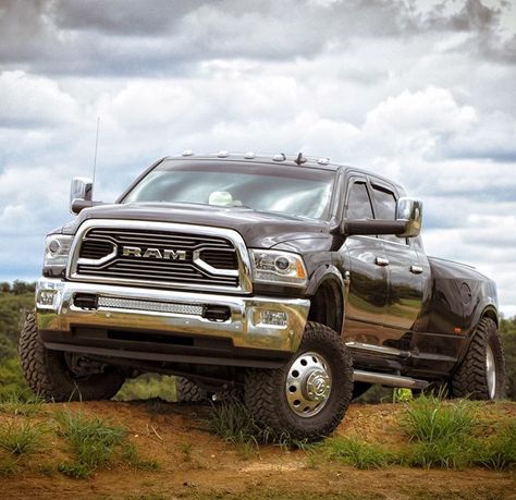 Lookin nice with those bigger tires #Dodge #Cummins #Ram #Dually #4thGen #CrewCab #Tires #Wheels #TowMirrors Ram Dually Lifted, Dodge Dually 3500, Dodge Ram 3500 Dually Cummins, Ram 3500 Dually Lifted, Weld Rig, Dodge Ram Dually, Ram Dually, Ram 3500 Cummins, Dodge Dually