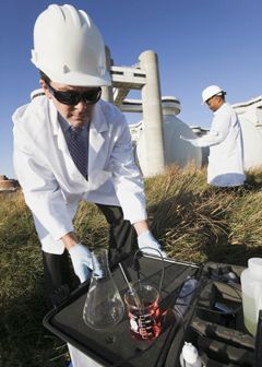 Environmental Engineering Technologists and Technicians : Occupational Outlook Handbook: : U.S. Bureau of Labor Statistics Environmental Careers, Environmental Jobs, Environmental Science Major, List Of Careers, Bicycle Paint Job, Outdoor Jobs, Science Girl, Job Inspiration, Women Science