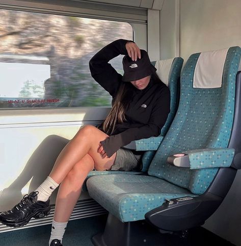 Nike Air Max Tn Outfit, Air Max Plus Outfits, Nike Airmax Plus, Pretty Shoes Sneakers, Nike Tn, Nike Air Max Tn, Nikes Girl, Air Max Plus, Alternative Outfits