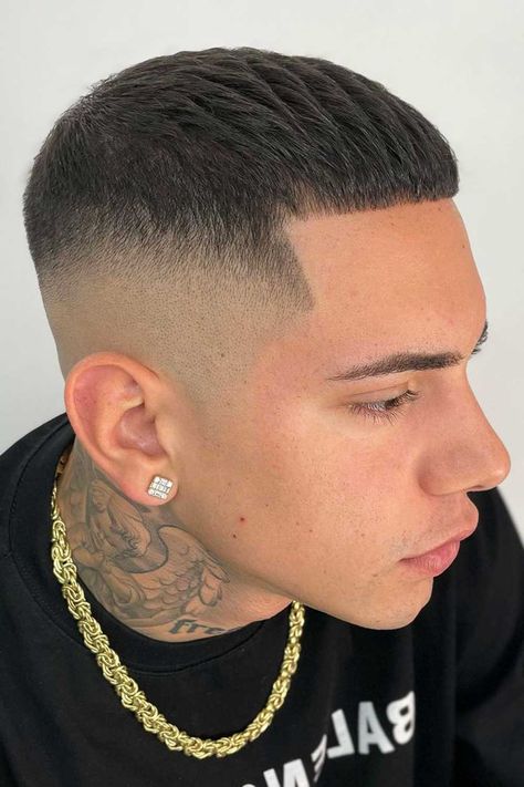 Fresh High Fade Haircut Ideas For 2024 ★ High Skin Fade High Top Haircut, Surfer Hairstyles, Buzz Cut For Men, Classic Mens Haircut, Taper Fade Curly Hair, Top Haircuts For Men, Mens Haircuts Medium, High Fade Haircut, High Skin Fade