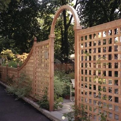 Hvac Fence, Side Yard Privacy, Fence Arbor, Lattice Ideas, Fence With Lattice Top, Wood Fence Installation, Yard Fencing, Cedar Fencing, Pergola Deck