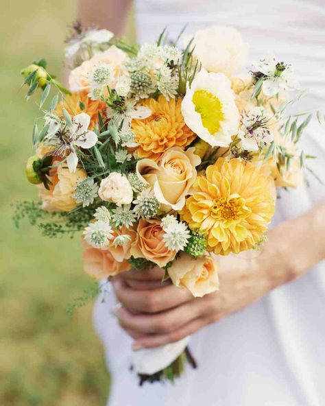 Pretty Peach Bouquet with Dahlias | Martha Stewart Weddings - Citrus-inspired hues pack a punch in this short and sweet arrangement made by Angela Ingram. Balance orange-colored dahlias with foliage to soften it up. Peachy Bouquet, Peachy Palette, Ramo Bouquet, Dahlia Wedding Bouquets, Colorful Wedding Bouquet, Dahlias Wedding, Peach Bouquet, Yellow Palette, Dahlia Bouquet