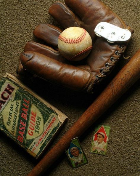 Baseball Aesthetic, Baseball Gloves, Baseball Stuff, Baseball Vintage, Baseball Memorabilia, Sf Giants, Man Up, Baseball Games, Baseball Glove