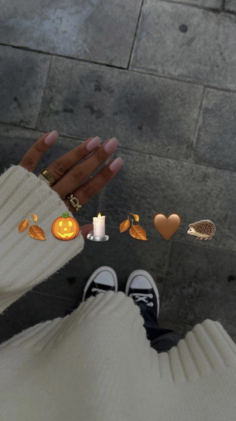 Emoji Nails, Girl Emoji, Emoji Combinations, Black Converse, Fall Jeans, Black Jeans Outfit, Outfits With Converse, Instagram Quotes Captions, Beige Sweater