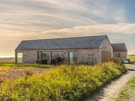 Eco-homes: 3 sustainable projects in the UK - Grand Designs Magazine Grand Designs Houses Uk, Eco House Exterior, Ann Bonny, Grand Designs Uk, Hillside Homes, Sustainable Projects, Houses Uk, Eco Homes, Scottish House