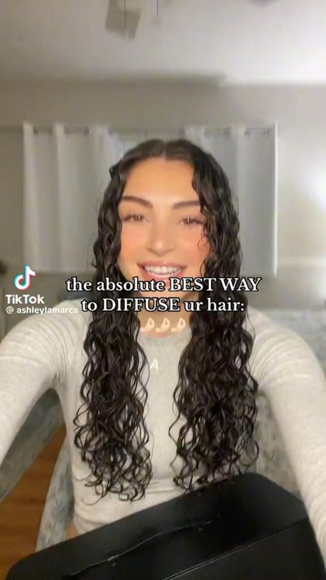 Tousled Waves Tutorial: Textured and Lived-In Hairstyles for Relaxed Chic Curly Hair Diffuser, Curly Hair Advice, Wavy Hair Tips, Straightening Curly Hair, Relaxed Chic, Wavy Hair Care, Waves Tutorial, Curly Hair Care Routine, Wavy Hairstyles Tutorial