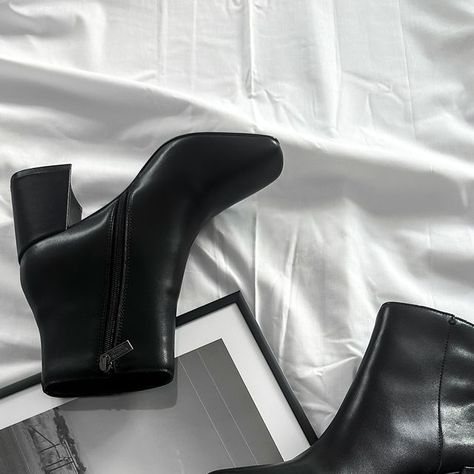 Nena 🐼 on Instagram: "Can’t wait to style my new Steve Madden ankle boots! These basics are the ultimate must-have for any capsule closet.

#BootSeason #SteveMaddenStyle" Steve Madden Boots Ankle, Capsule Closet, Steve Madden, Style Me, Must Haves, Ankle Boots, Boots, Closet, On Instagram