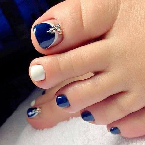 Pedicure Azul, Blue Pedicure, Pedicure Designs Summer, Ideas Pedicure, Cute Pedicures, Blue Nail Art Designs, Pedicure Designs Toenails, Summer Pedicure, Pedicure Colors