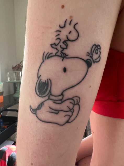 Snoopy Tattoo For Women, Snoopy And Woodstock Tattoo, Garfield Tattoo, Tattoos 2023, Snoopy Tattoo, Brown Quotes, Orchid Tattoo, Cute Tats, Family Tattoo