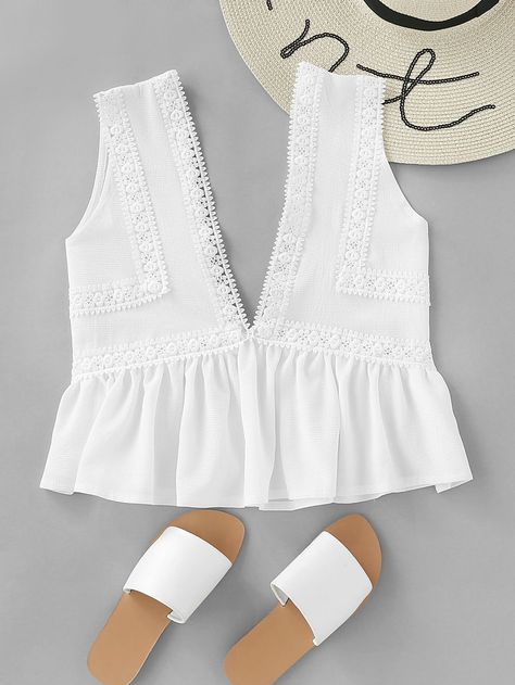 Plunging V-neckline Lace Trim Frill Hem Top -SheIn(Sheinside) School Necessities, Outfit Verano, Cami Shirt, Hem Top, Mode Inspo, Lace Ruffle, Outfits Casuales, Zara Tops, White Top