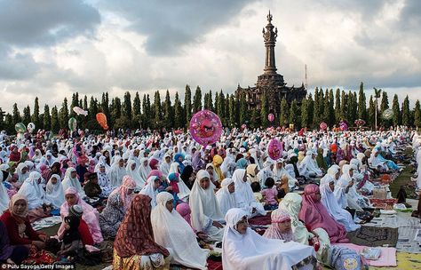 Eid 2013: Millions of worshippers gather to celebrate the finish ... End Of Ramadan, Eid Celebration, Islamic Calendar, Month Of Ramadan, Idul Fitri, Eid Al Fitr, The Prophet, Nine Months, Morning Prayers