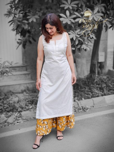 Simple Sleevless Kurti, White Kurta Sleeveless, Plain White Kurti Designs, Chikankari Frock, Delhi Trip, Cotton Dress Pattern Indian, Sleeveless Kurti, Insta Link, White Kurti