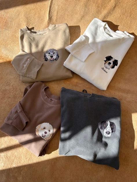 We Love Dog Moms & Dog Dads! Now offering Custom Pet Portraits! Stitched and shipped in Fort Worth Texas. Support small business. Each order donates to local DFW dog shelters. Pet Mom Shirt, Embroidered Pet Sweatshirt, Personalized Dog Sweatshirt, Embroidered Dog Sweatshirt, Custom Dog Shirt, Patch Shirt Ideas, Embroider Shirt, Sweatshirts Design, Custom Embroidered Sweatshirt