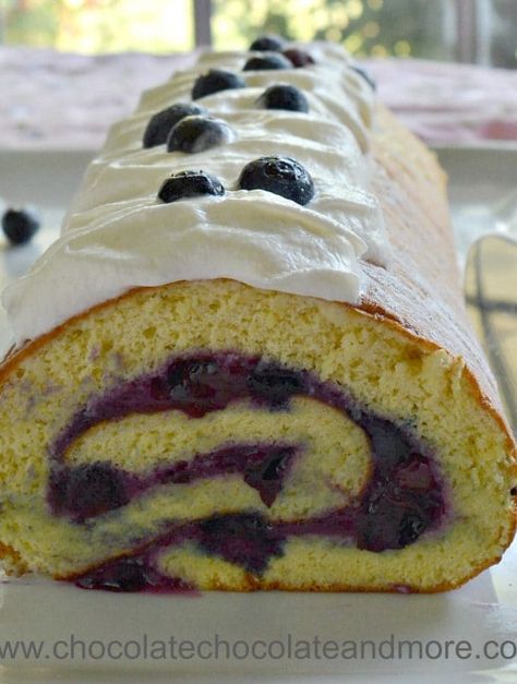 Vanilla Blueberry Cake Roll Blueberry Cake Roll, Vanilla Blueberry Cake, Moist Blueberry Cake, Blueberry Cake Filling, Healthy Blueberry Cake, Blueberry Cake Mix, Chocolate Roll Cake, Blueberry Cake Recipes, Cake Roll Recipes