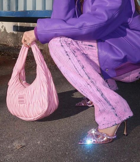 amor on Twitter: "this Miu Miu bag & Mach & Mach shoes are the perfect combination… " Diamond Bow Heels, Stunning Heels, Pink Stilettos, Miu Miu Bag, Diamond Bows, Dark Look, Pink Pumps, Bow Heels, Sparkling Diamond