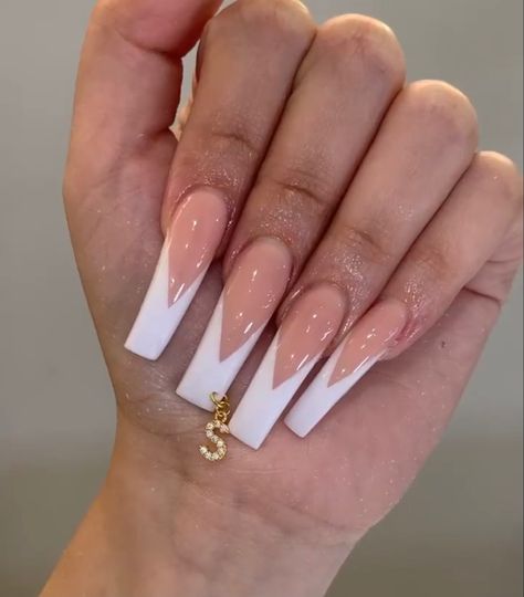 Nails With Letter S Initial, Letter J Initial Nails, Baddie Nails With Initials, D Initial On Nails, Letter On Nails Initials, Gold Charm Nails, Initial On Nails, Nail Inspiration Aesthetic, French Tip With Gold