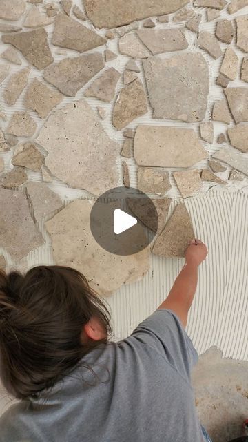 Crazy Pave Stepping Stones, Stone Garden Design, Diy Crazy Pave, Outdoor Stone Tiles, Natural Stone Paver Patio, Tiles Outdoor, Diy Crazy Paving, Diy With Tiles Pieces, Paving Design Landscape