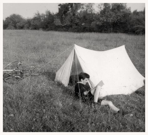 Wild camping in the 60s. Camping Uk, Tent Living, Joyce Byers, Wild Camping, Adventure World, Camping Holiday, Good Weather, Car Camper, Vintage Camping