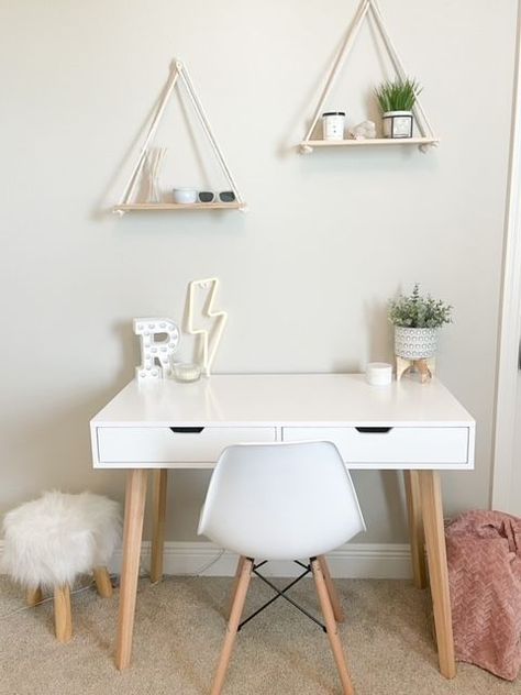 Teen girl desk study space Teen Bedroom Desks, Homework Desk Organization, Small Desk For Room, Cute Room Desks, Desk For Homework, Girls Desk Ideas In Bedroom, Small Desks For Bedroom, Teen Girl Bedroom Desk, Desk In Kids Bedroom