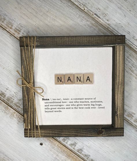 Homemade Gift For Grandma, Scrabble Gifts, Scrabble Tile Crafts, Frame Ornaments, Scrabble Crafts, Nana Christmas Gifts, Grandparent Day, Bedroom Beautiful, Nana Birthday