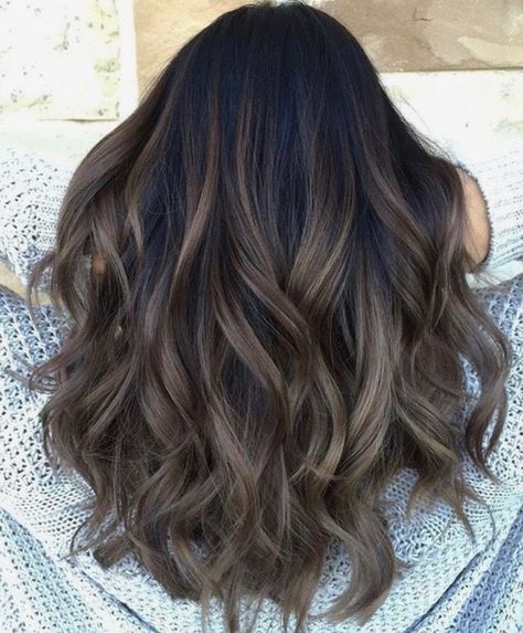 Subtle ash bayalage ombré on dark brunette Bayalage Brunette, Hair Color Flamboyage, Ash Hair Color, Blond Balayage, Brunette Color, Brown Hair Balayage, Balayage Brunette, Brown Blonde Hair, Dark Brown Hair